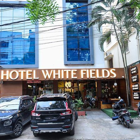 Hotel White Fields Hitec City, Hyderabad Bagian luar foto