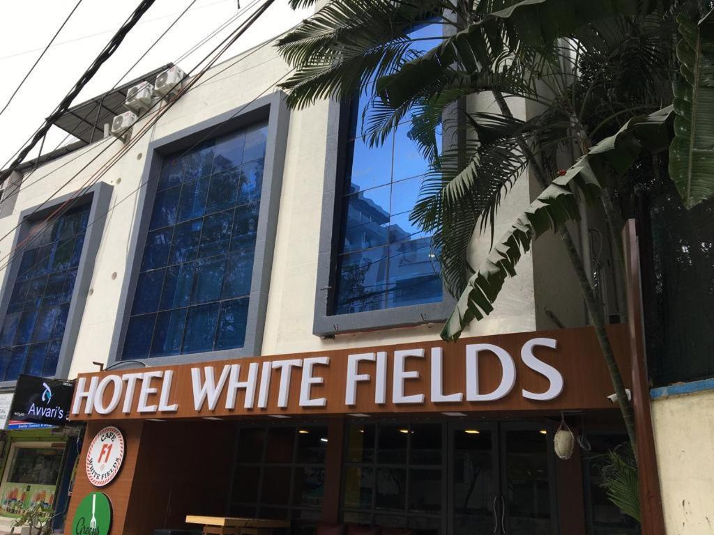 Hotel White Fields Hitec City, Hyderabad Bagian luar foto