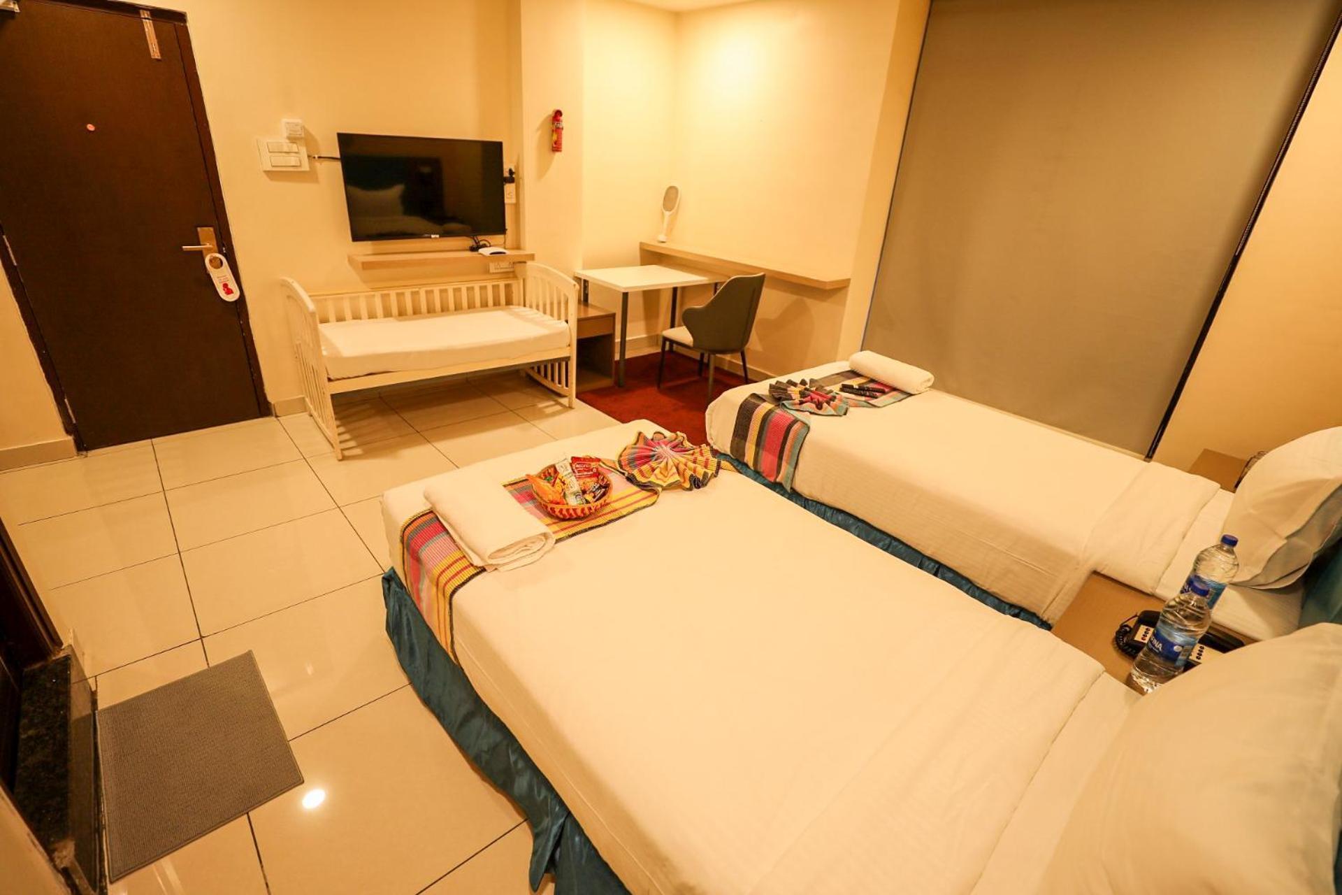Hotel White Fields Hitec City, Hyderabad Bagian luar foto