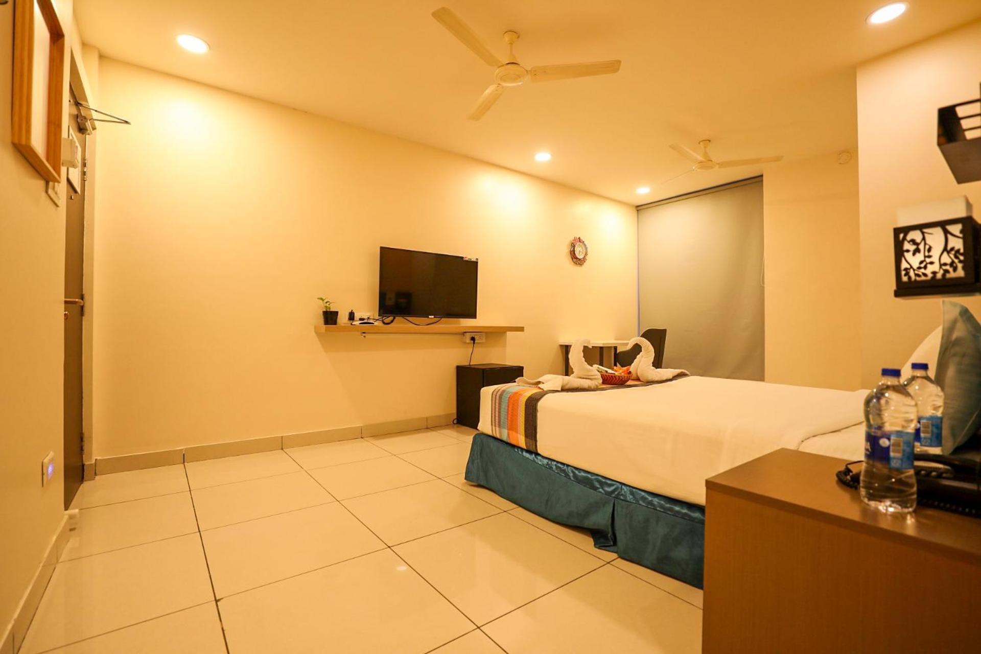 Hotel White Fields Hitec City, Hyderabad Bagian luar foto