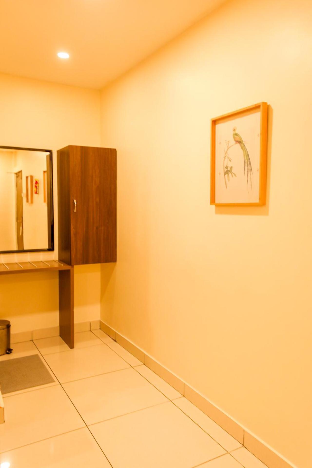 Hotel White Fields Hitec City, Hyderabad Bagian luar foto
